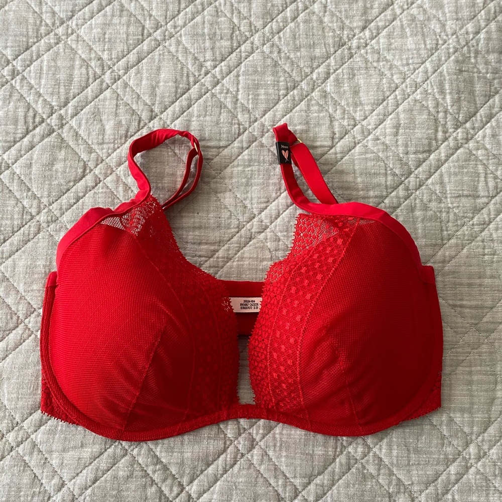 Victoria secret red 34DDD brand new bra